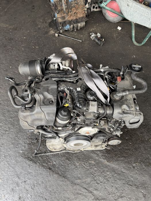 Motor audi a4/a5/a6/a7/a8/q5/q7/q8 cod dhxa compatibil crt 75 de mi km