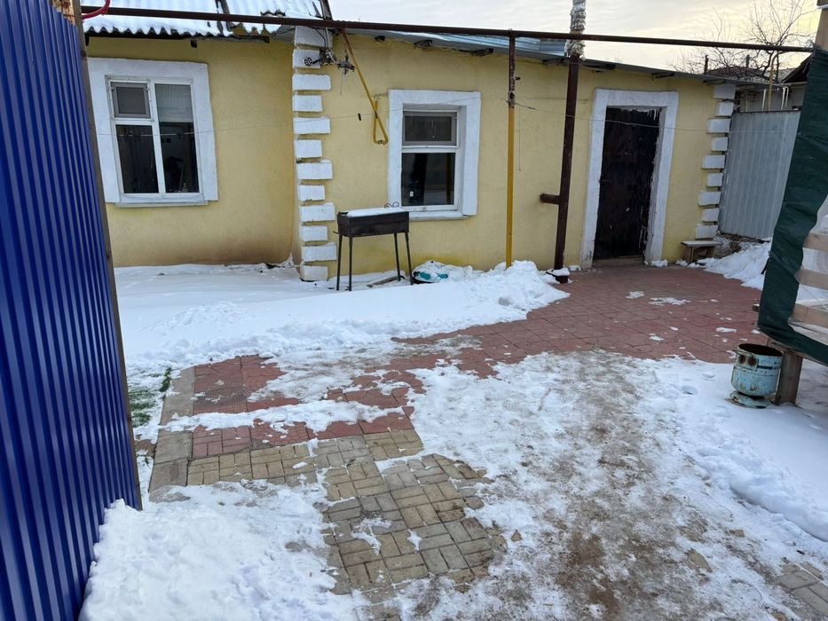Уй сатылад 9млн 300