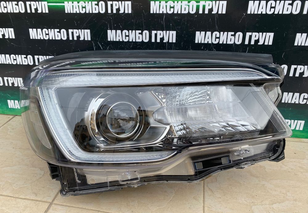 Фар far десен фарове за Субару Subaru Forester Koito 100 6040J
