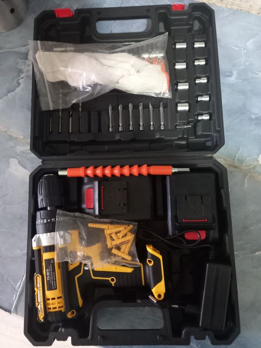 Шуруповерт 21 W.новый