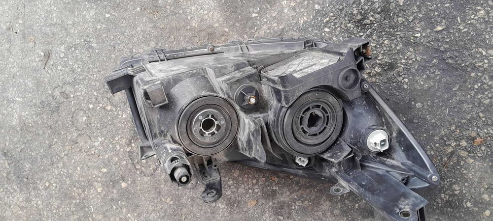 Фарове за Тойота Рав4 3 генерация