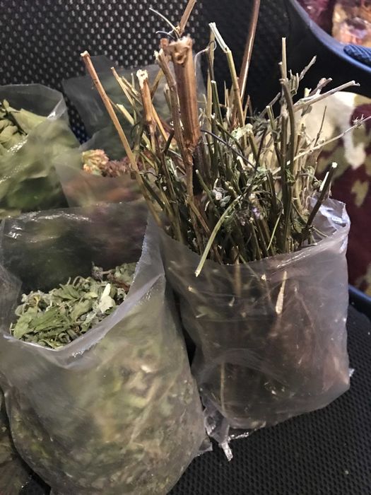 Листья мелиссы и мяты, сушенные .