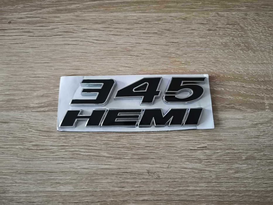 345 HEMI черна емблема