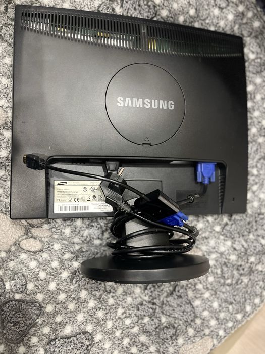 Монитор SyncMaster 943N