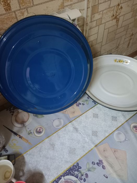 Блюда эмалированная.