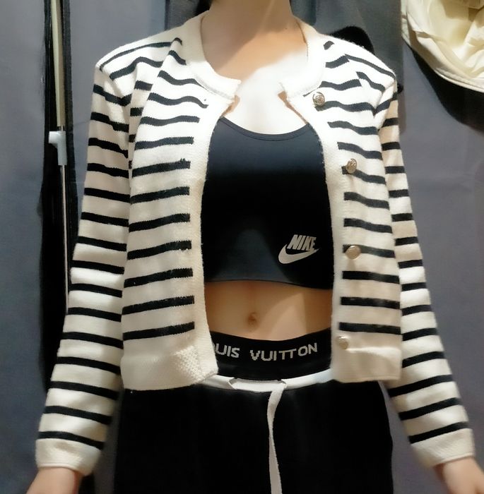 Продам одежду  за 2000