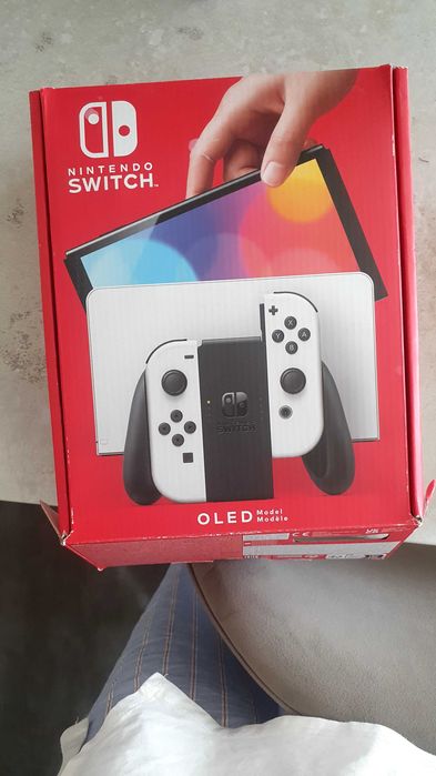 Nintendo switch  oled nou 2 folii , husa/1 joc