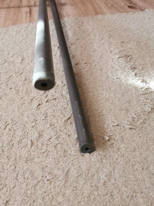 Продавам стойка и подложка за новородено за вана Stokke