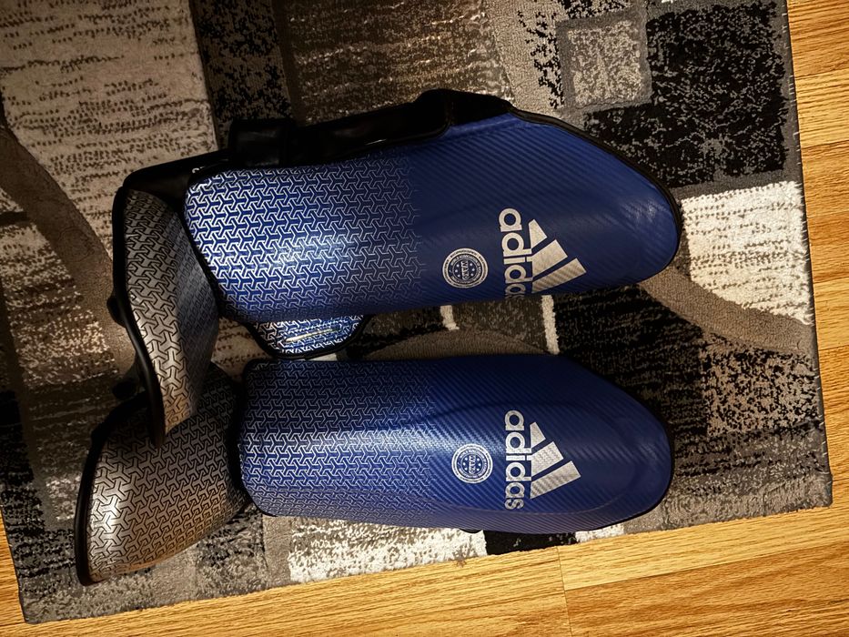 Tibiere adidas pro