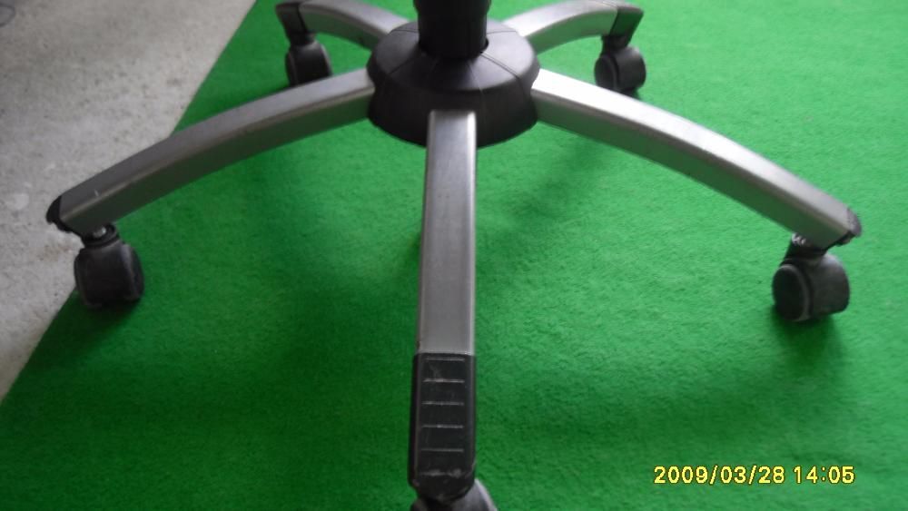 бюро на колелца запазено