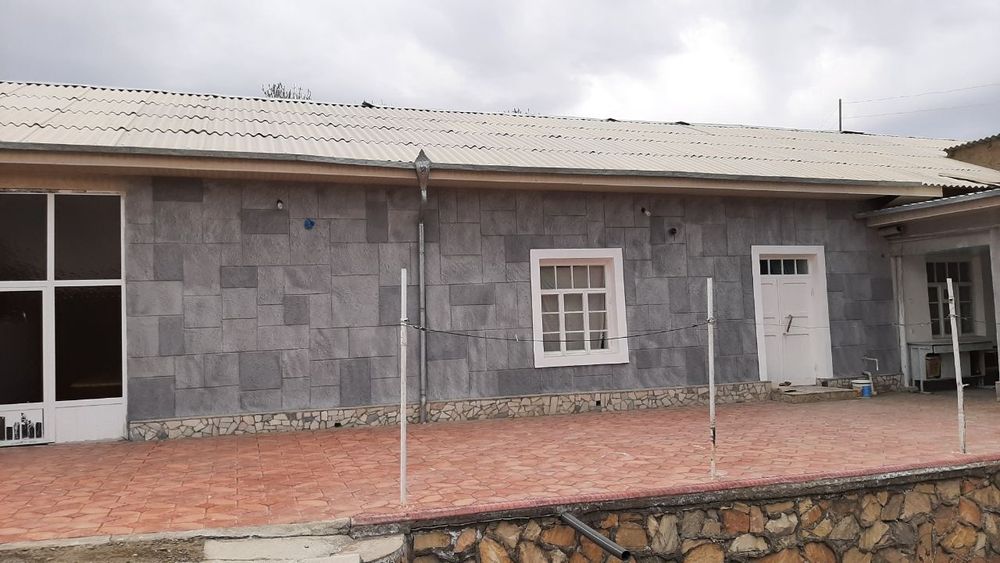 Шофиркон туман марказида ховли сотилади