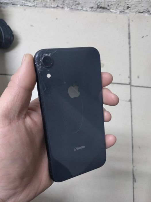 Продам iPhone xr