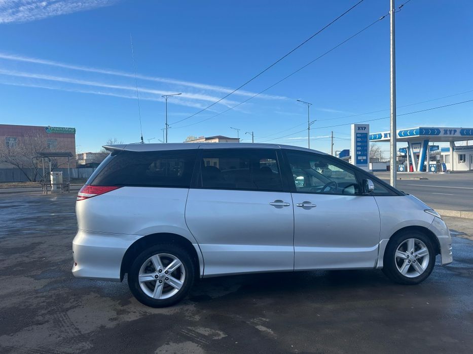 Тайота эстима 2008