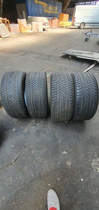 Гуми 2бр 265/40/21 - 2бр  295/35/21  -1бр - 170лвв