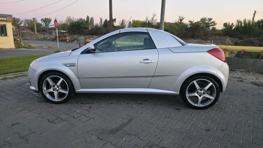 Opel Tigra Cabrio 1.4 16V - Hardtop Electric, ~112.000 km, Volan pe Dreapta