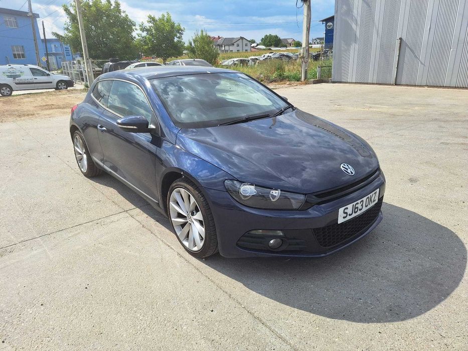 Dezmembrez VW Scirocco 2.0 TDI CFGC Cutie Automata PQK Cod Culoare Lh5