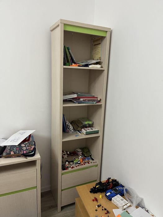 Продам компьютерный стол с пеналом для книг