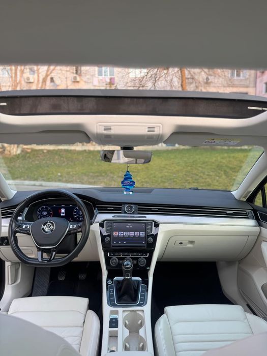 VOLKSWAGEN Passat 2016