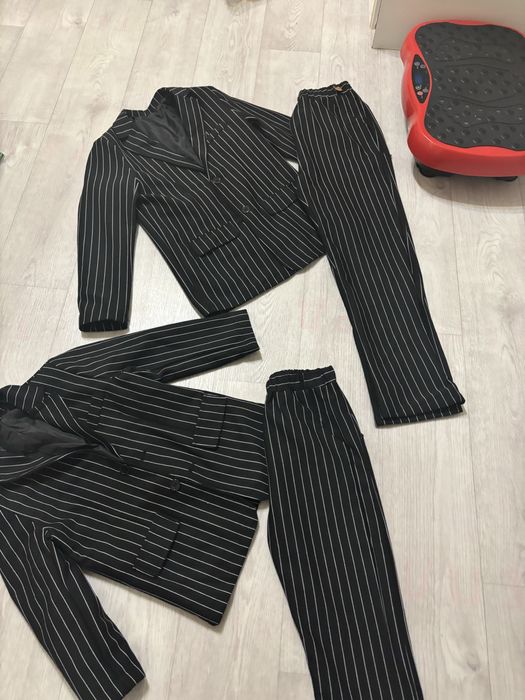 Продам новые костюмы детские