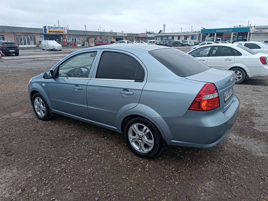 nexia 3 2017 йил  автомат бежевый салон