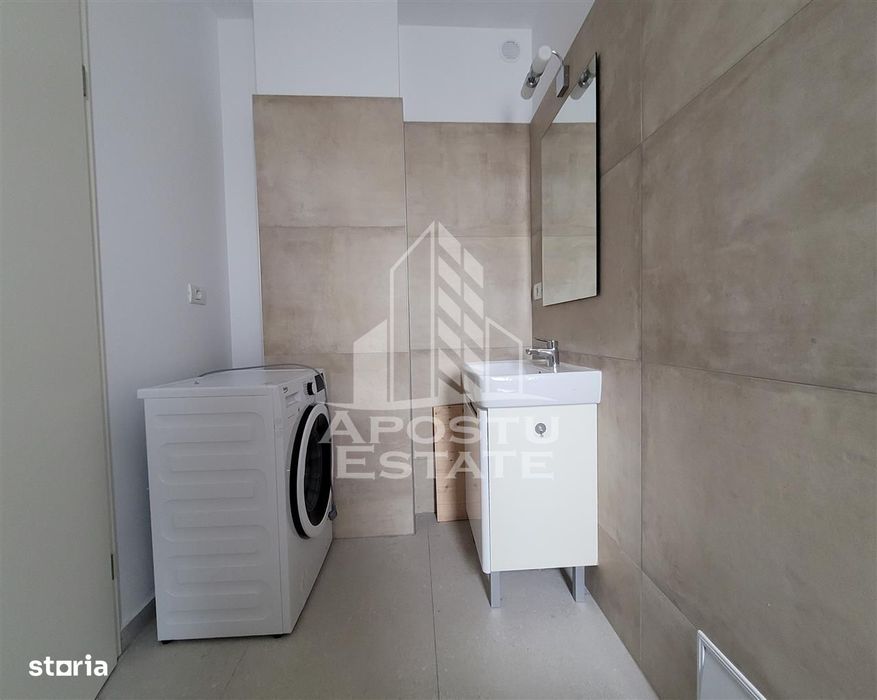 Apartament de inchiriat 3 camere, 2 bai si parcare, bloc nou,Aradului