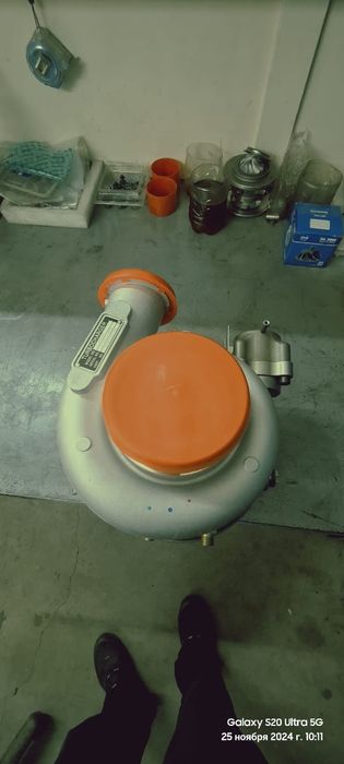 Турбина новая HY40V (Курсор 8) Ивеко