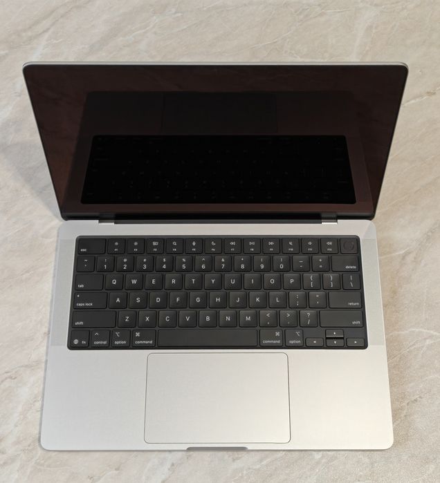 MacBook Pro 14 M5 24/1TB 10 циклов
