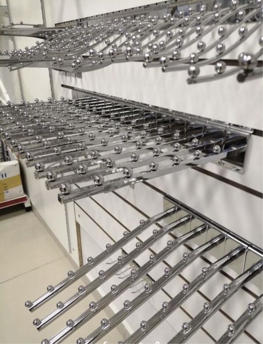 Торговое оборудование Витрины для одежды