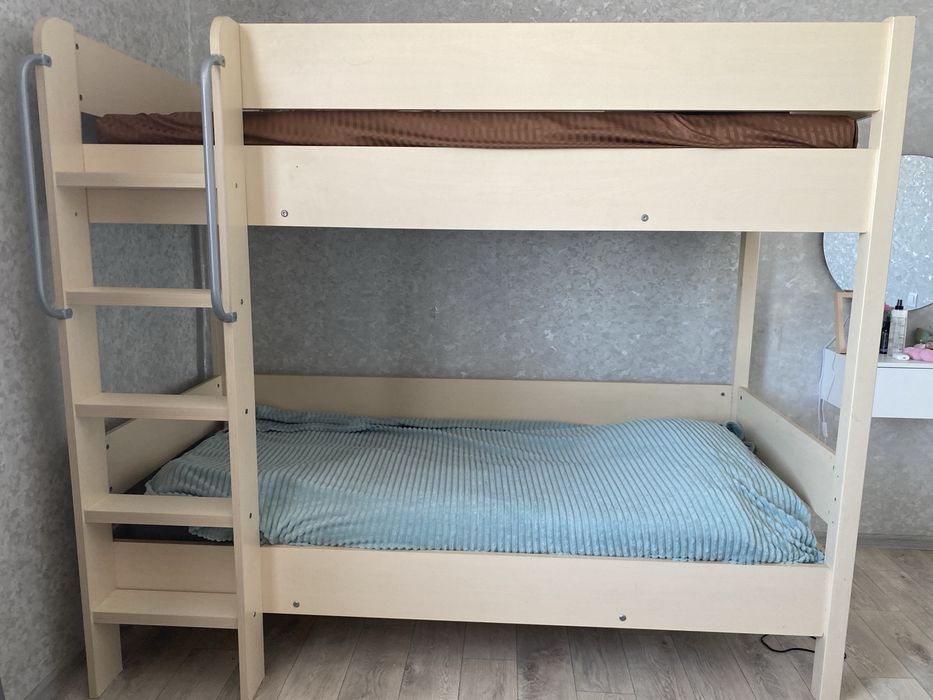 Продам двухярусную кровать отличного качечства