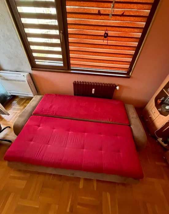 Разтегателен диван - масив, велур, перфектно състояние - 399€