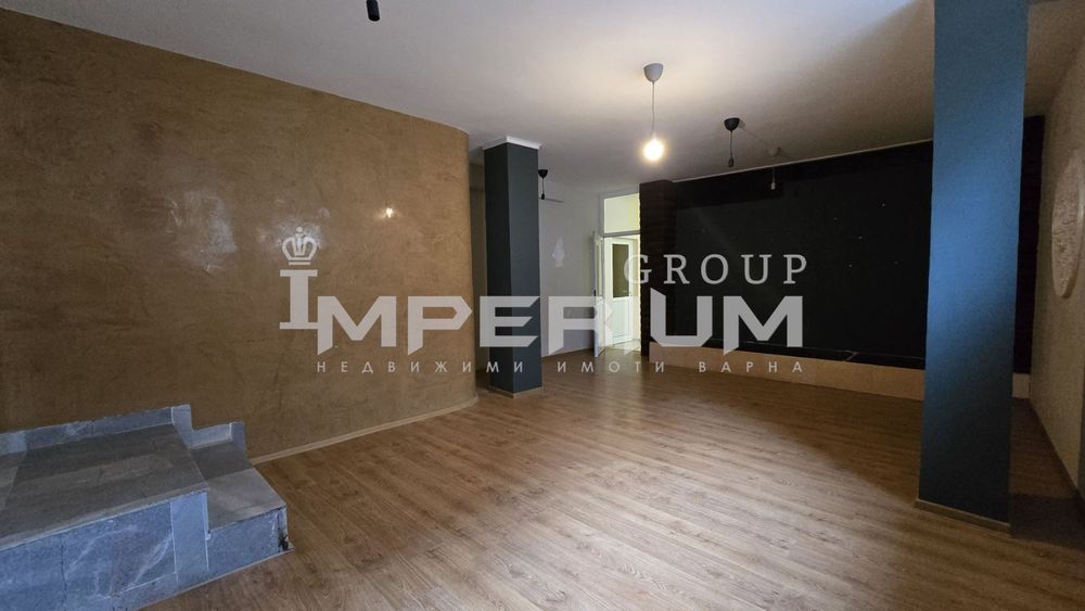 Офис, търговско помещение под наем в района на Операта, гр. Варна