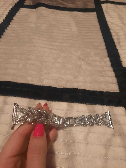 Два броя каишки за часовник