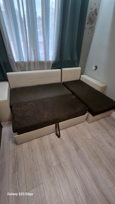 Ъглов диван кожа и текстил