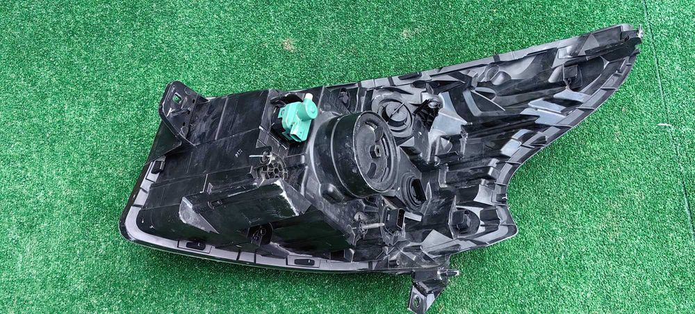 Фар за Renault Trafic / Рено Трафик