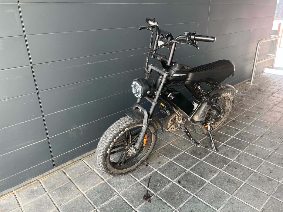 Bicicletă electrică V20 Pro – Stare foarte bună
