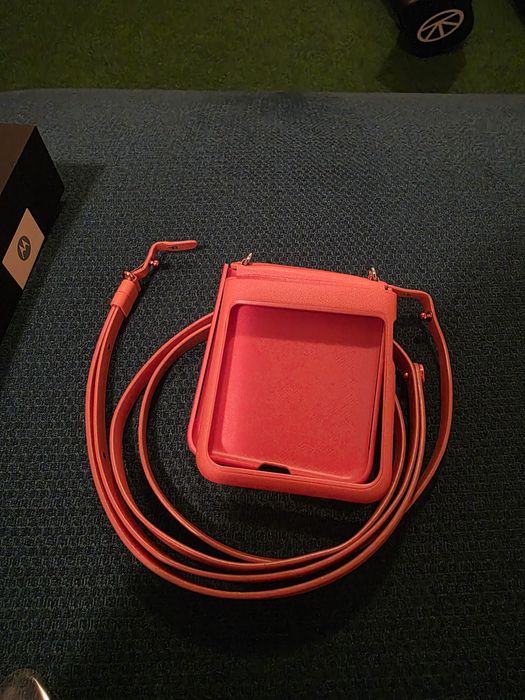 Продавам Motorola RAZR 50 orange