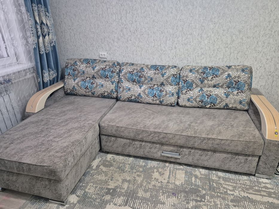 Продам угловой диван