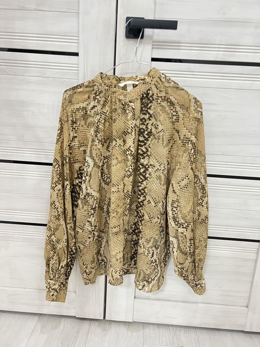 Рубашка H&M дорого смотрится покупался в Дубай