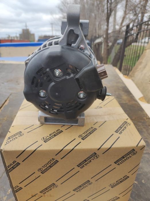 Продам Генератор на Лексус 570