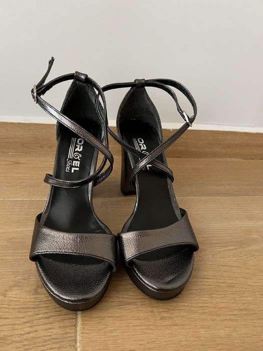 Сандали на ток 37