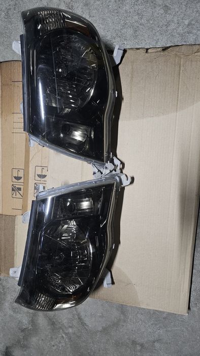 Фары на тойота такома