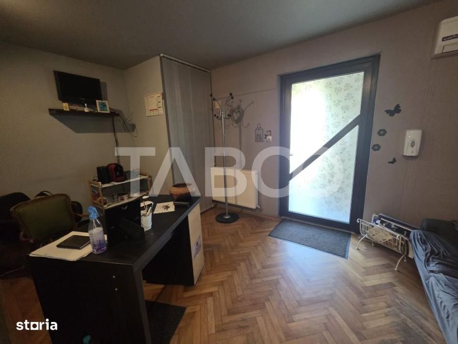 Apartament 2 camere semidecomandate la parter de vanzare Titu Pertia