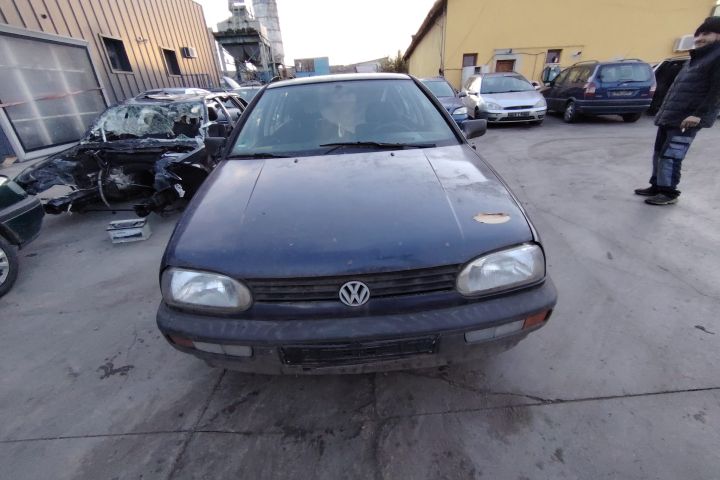 Far stanga Volkswagen VW Golf 1996 1.6 MT (75 hp)