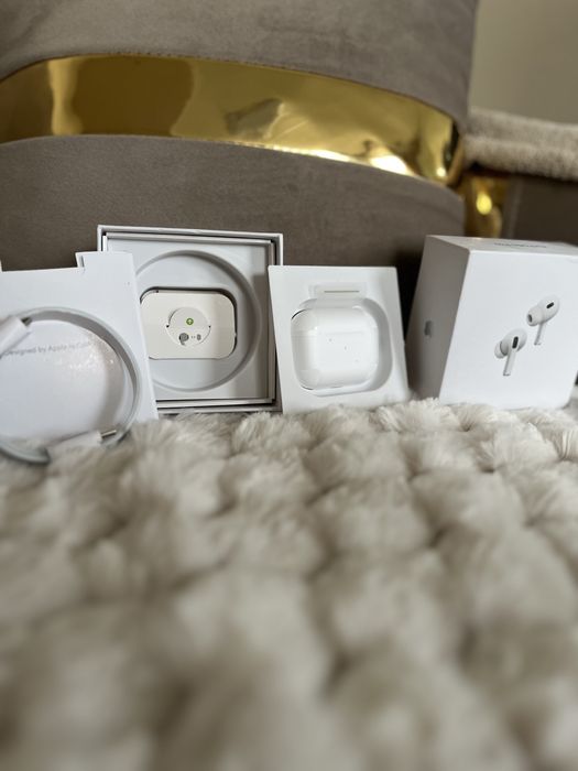 Продават се нови слушалки AirPods Pro 2