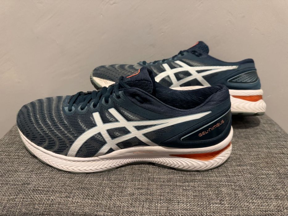 ASICS GEL-Nimbus 22.