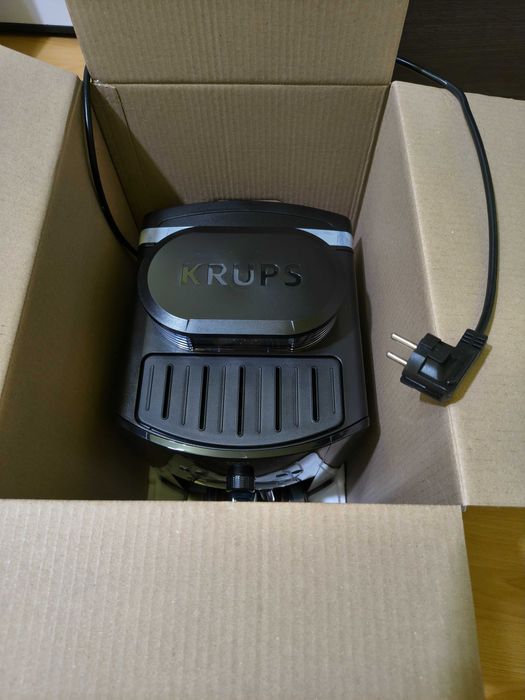 Espressor automat krups EA811010, 1450W, 15 bari, nou.