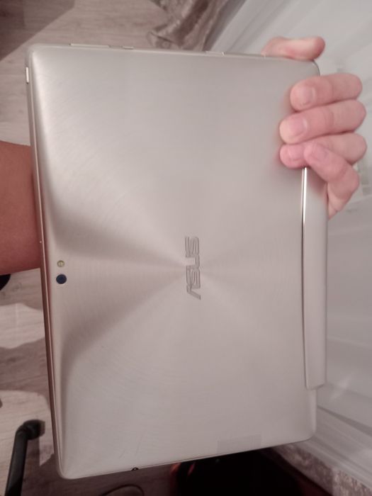 продам ноутбук Asus на запчасти