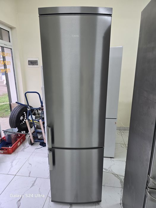 хладилник със фризер инокс AEG A++