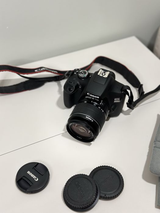 фотоаппарат Canon EOS 2000D EF-S 18-55 mm
