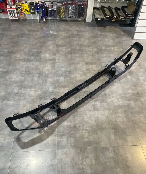 Усилитель бампера Hummer H3